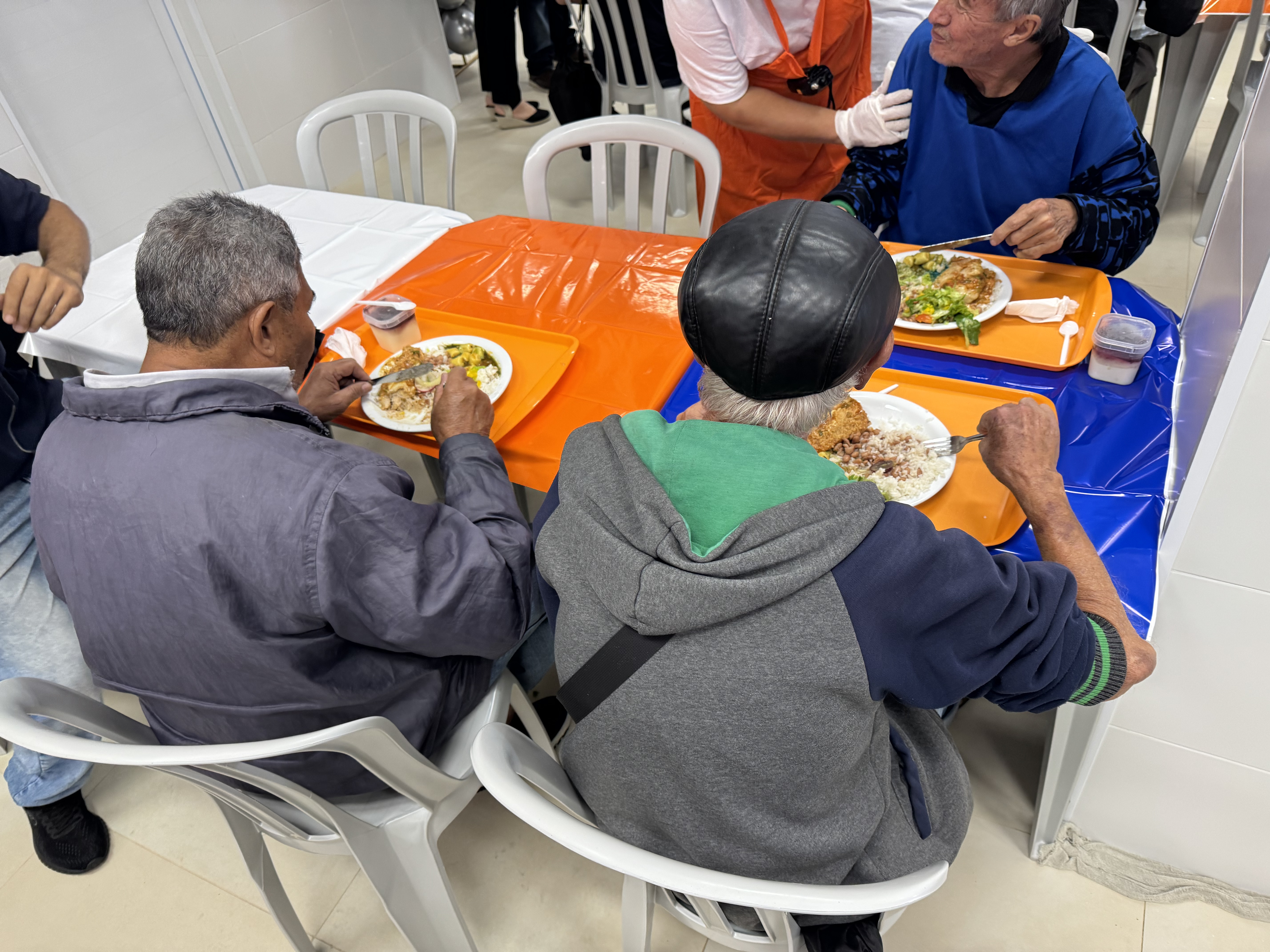 As unidades de Santos do Bom Prato passaram a abrir durante o fim de semana