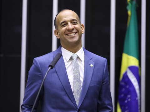 Deputado Paulo Alexandre Barbosa promove PL que garante gratuidade no transporte para estudantes de educação básica, superior, profissional e tecnológica 