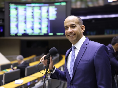 Comitiva liderada por Paulo Alexandre Barbosa garante divulgação internacional do litoral paulista