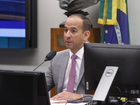 Paulo Alexandre Barbosa é eleito presidente da Comissão de Relações Exteriores e de Defesa Nacional