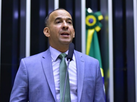 Comissão aprova projeto que obriga escolas a garantir acessibilidade de conteúdo na internet 