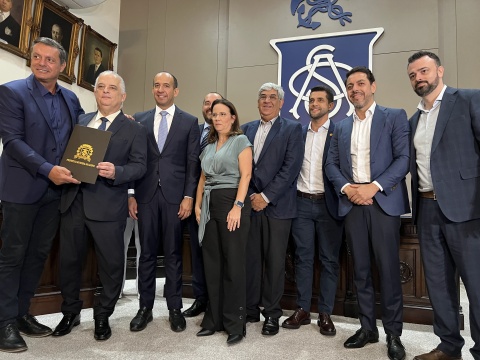 Trabalho e Resultado: área dos armazéns do Valongo é cedida para o município de Santos 