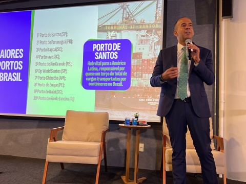 Paulo Alexandre detalha Túnel Santos-Guarujá e discursa em encontro promovido pelo Lide