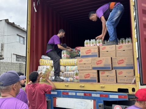 Paulo Alexandre Barbosa destina 16 toneladas de doações às famílias desabrigadas de Peruíbe