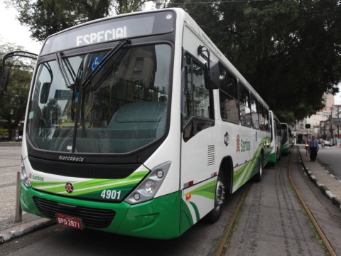 Transporte público por um fio