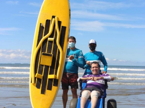 ESCOLA DE SURF ADAPTADO