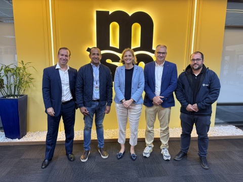 Deputado federal Paulo Alexandre Barbosa reúne-se com executivos da MSC em Santos