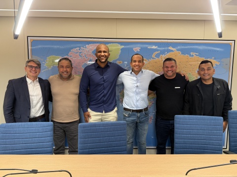 Deputado Paulo Alexandre Barbosa recebe lideranças de São Vicente e reforça compromisso do mandato com a cidade