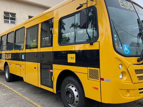 Itanhaém recebe novo ônibus escolar com acessibilidade e conforto para alunos da rede municipal