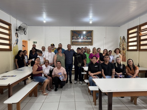 Paulo Alexandre destina R$ 100 mil à APAE de Miracatu e visita a entidade