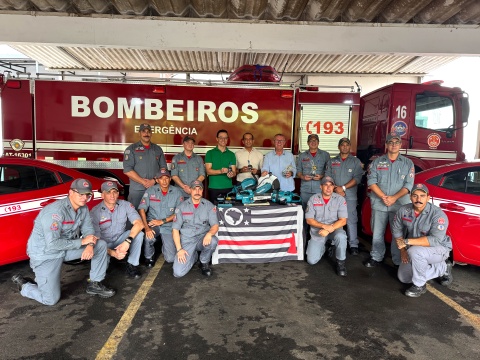 Deputado federal Paulo Alexandre Barbosa garante nova viatura e equipamentos para o Corpo de Bombeiros de Americana