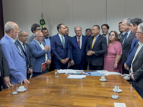 Paulo Alexandre Barbosa garante mais R$ 2 bilhões e inclusão de Cubatão na MP das Indústrias Químicas