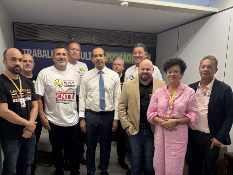 Deputado Paulo Alexandre Barbosa ouve demandas de caminhoneiros e articula no Congresso para destravar MP que garante piso mínimo e segurança à categoria