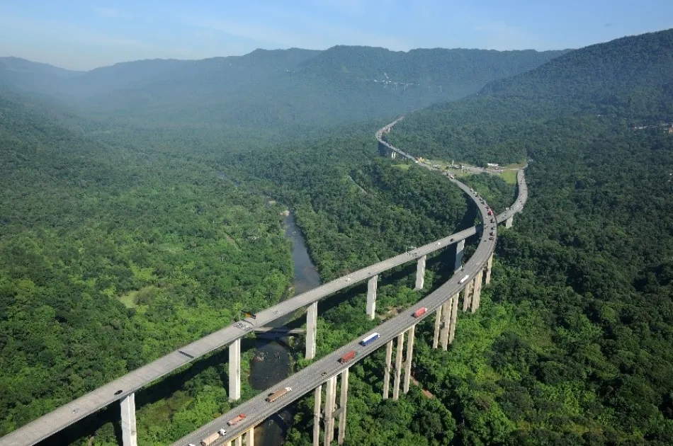 4ª pista da Rodovia dos Imigrantes é necessária, afirma deputado; 3ª pista será suficiente, contesta Ecovias
