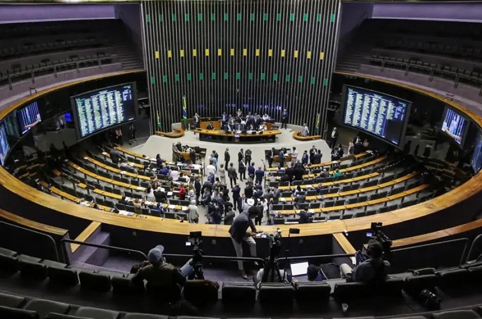 Veja como os deputados federais da Baixada Santista gastaram em 2025