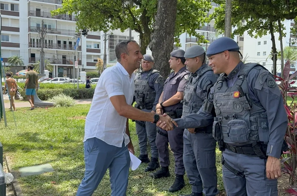 Deputado Paulo Alexandre entrega 4 viaturas policiais para reforçar segurança na Baixada Santista e no Vale do Ribeira