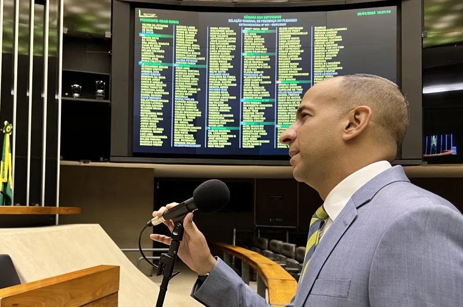 Paulo Alexandre Barbosa vota pela aprovação da PEC da Segurança