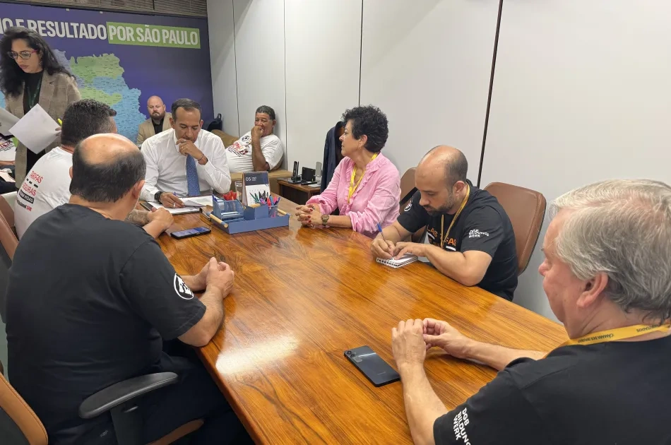 Paulo Alexandre Barbosa assume compromisso para destravar MP do frete mínimo em reunião com trabalhadores da logística
