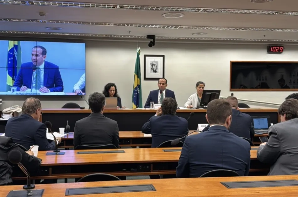 Câmara Federal debate situação da Régis Bittencourt  