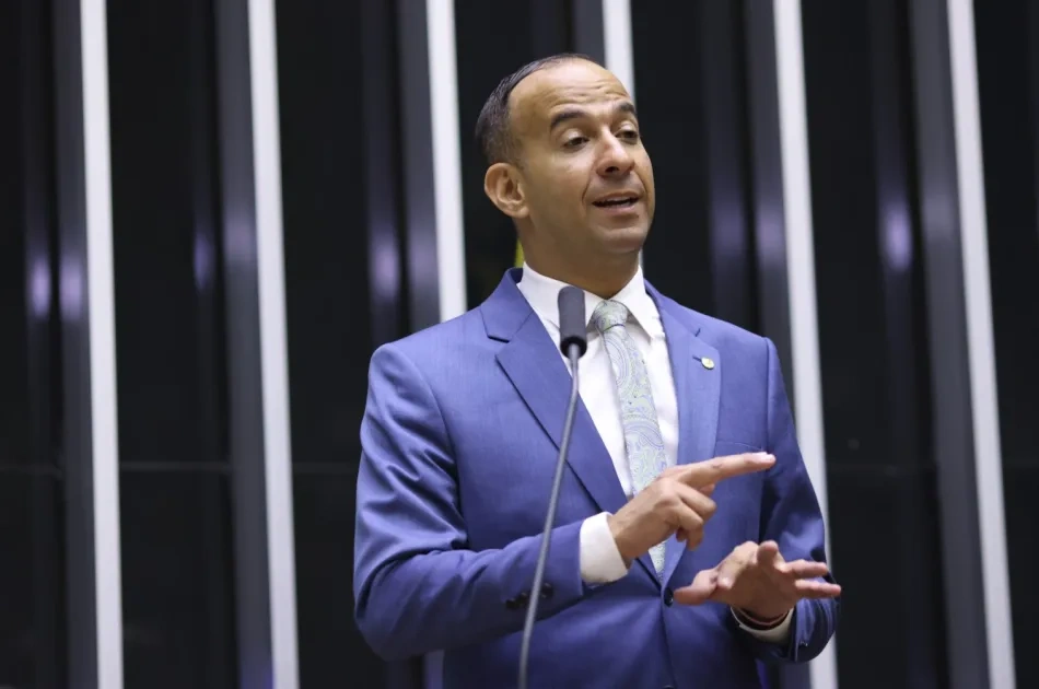 Comissão da Câmara aprova parecer de Paulo Alexandre sobre acessibilidade veicular para PCDs